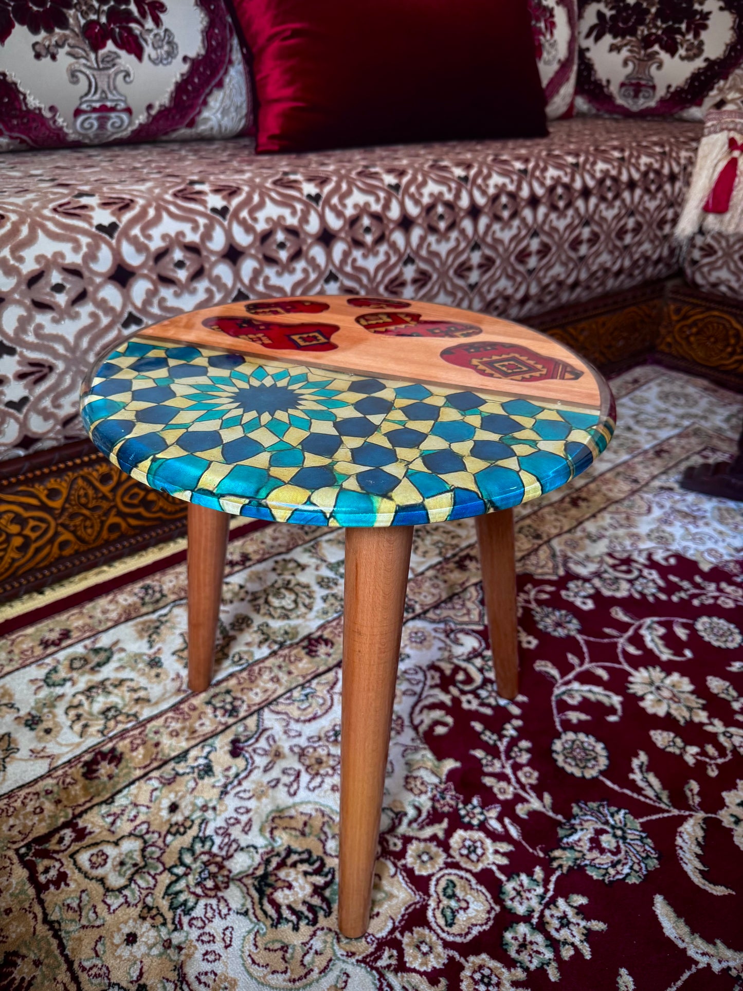 طاولة الزليج والزربية