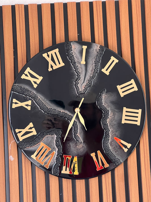 Horloge murale – fond noir