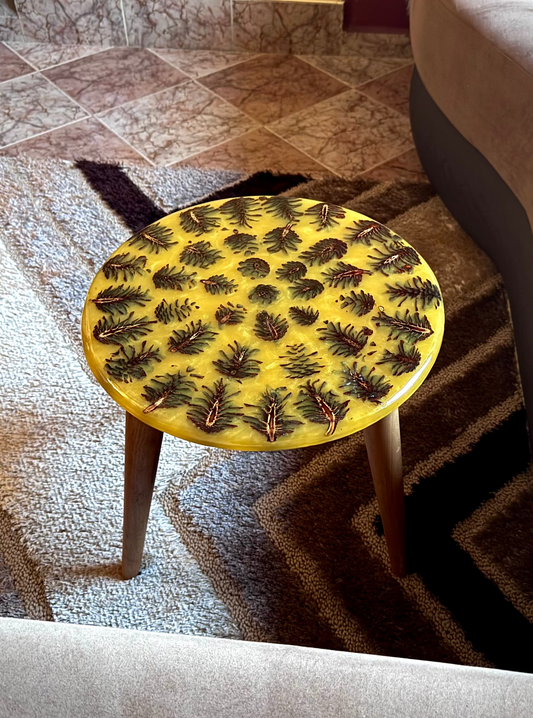 طاولة شجرة الصنوبر