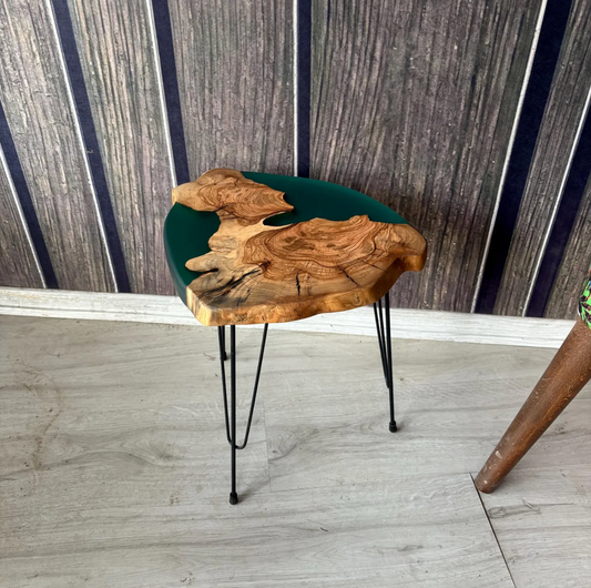 طاولة جانبية